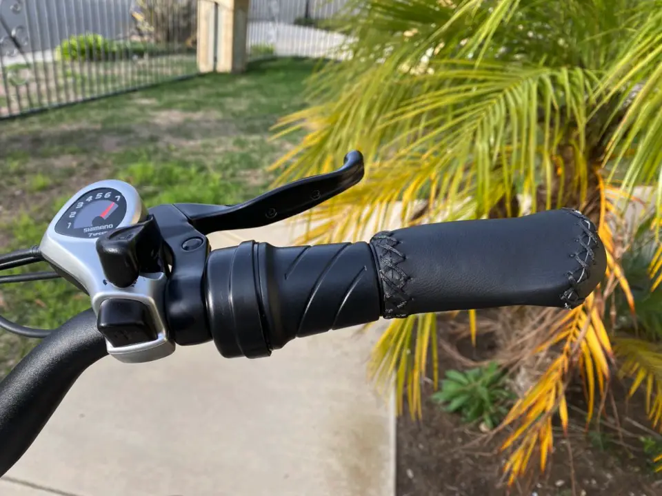 Twist Throttle on handlebar