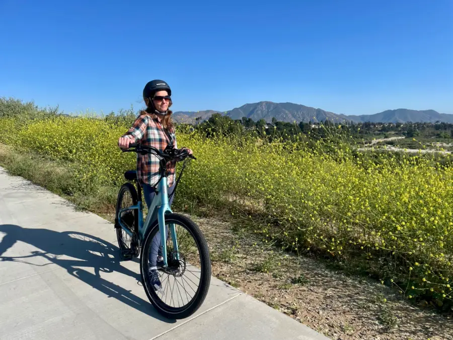 Woman riding the Aventon Pace 500.